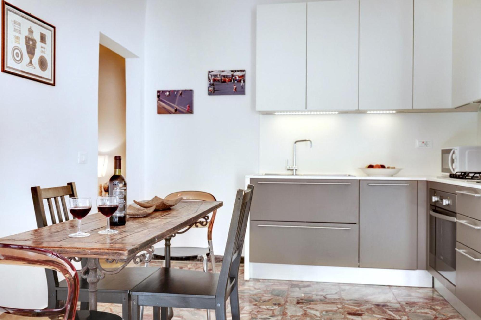 Ca Silvia Saint's Square Apartament